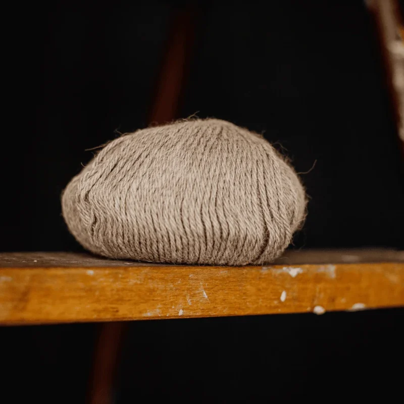 Strickgarn aus 100% Baby-Alpakawolle aus Peru (50 g) – Bild 4