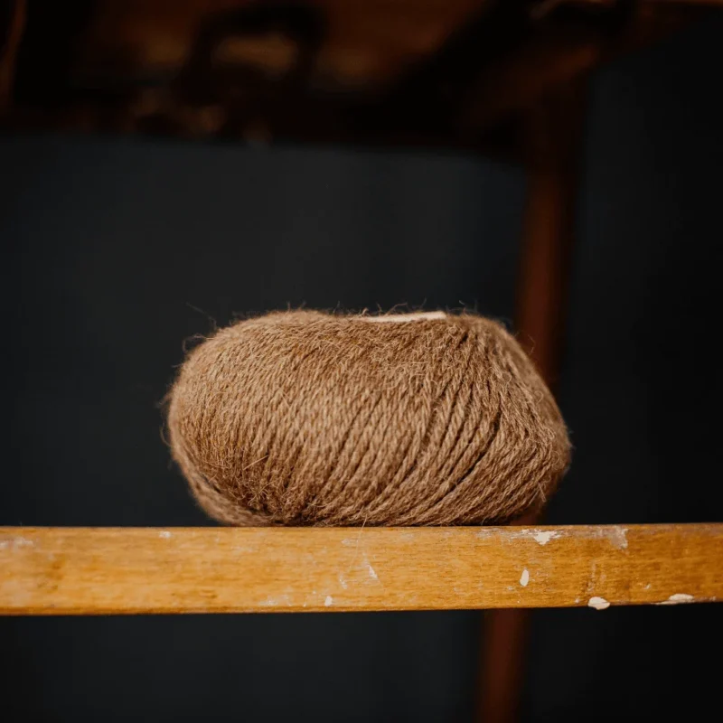 Strickgarn aus 100% Baby-Alpakawolle aus Peru (50 g) – Bild 3